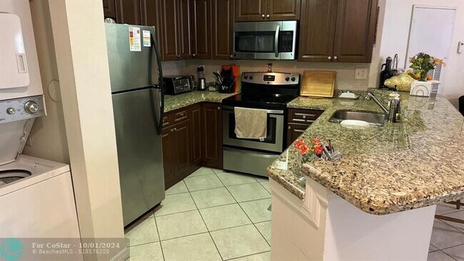 Foto del edificio - 2445 SW 18th Terrace