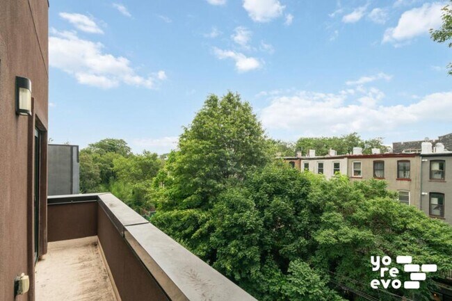 Building Photo - 2 bedroom in Brooklyn NY 11216