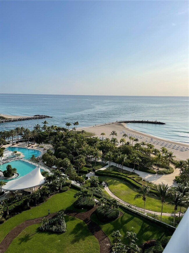 Foto del edificio - 10275 Collins Ave