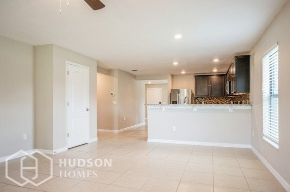 Foto del edificio - NOW AVAILABLE! - 6739 Redbay Dr, Brooksvil...