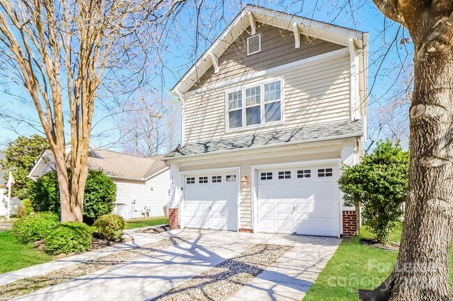 Foto del edificio - 10612 Secret Garden Ln