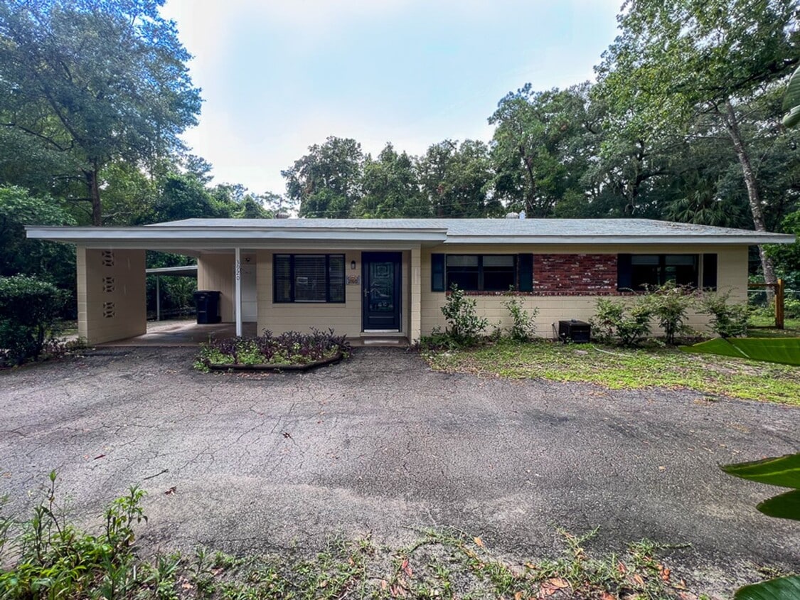 4BR/3BA with Detached Garage Conversion Av... - 4BR/3BA with Detached Garage Conversion Av...