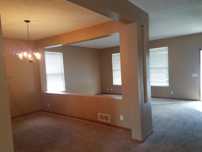 Foto del edificio - 15720 Berry St