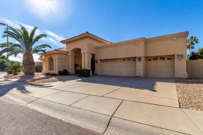 Building Photo - 10922 E Bella Vista Dr