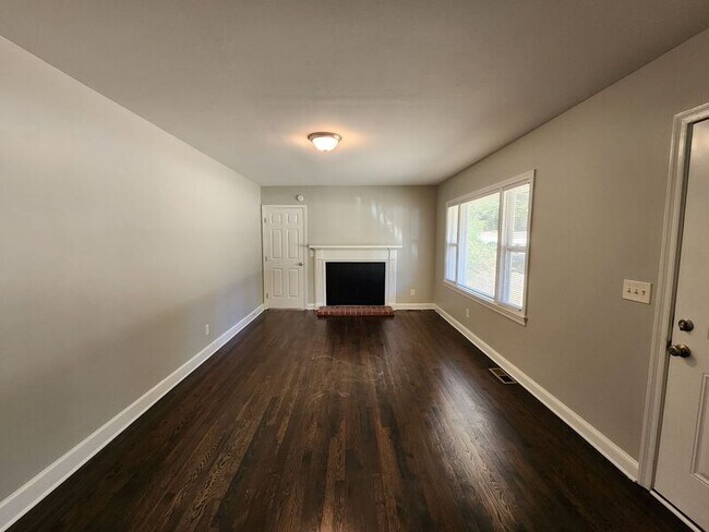 Building Photo - 125 Glen Iris Dr