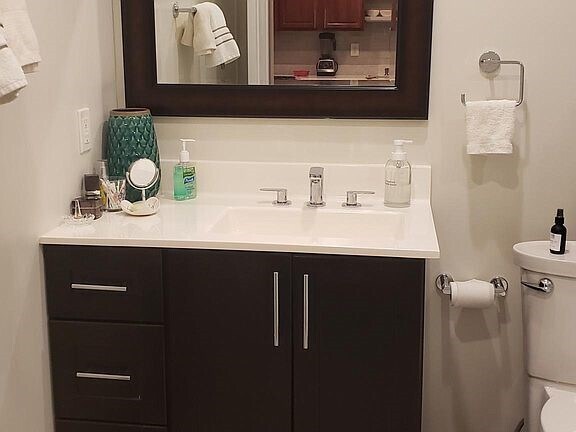 1st floor bath - 886 Amboy Ave
