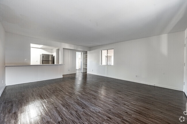 1BR, 1BA - 597SF - Living Room - Luxe 1801