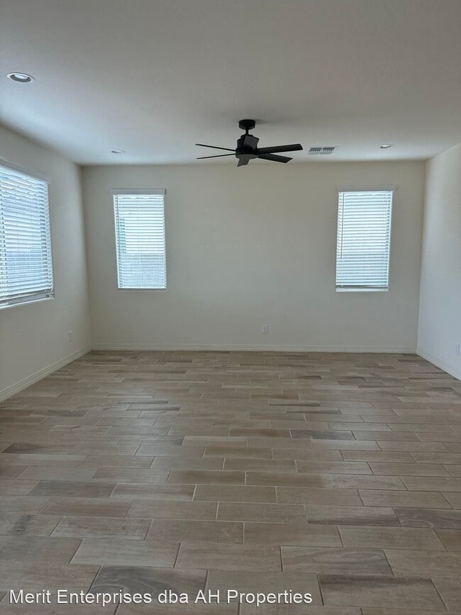 Building Photo - 4 br, 3 bath House - 17256 W SPUR DR