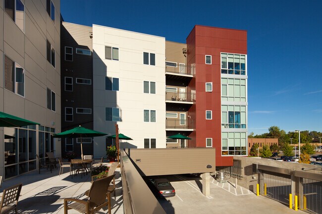 Foto del edificio - Yale Station Senior Apartments