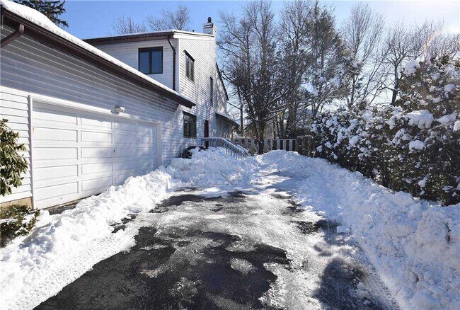 Building Photo - 17 Bristol Dr