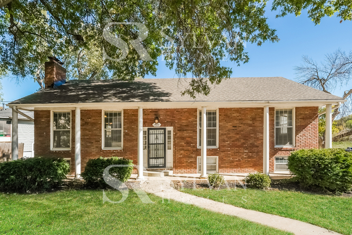 Foto principal - 800 NW 68th Pl
