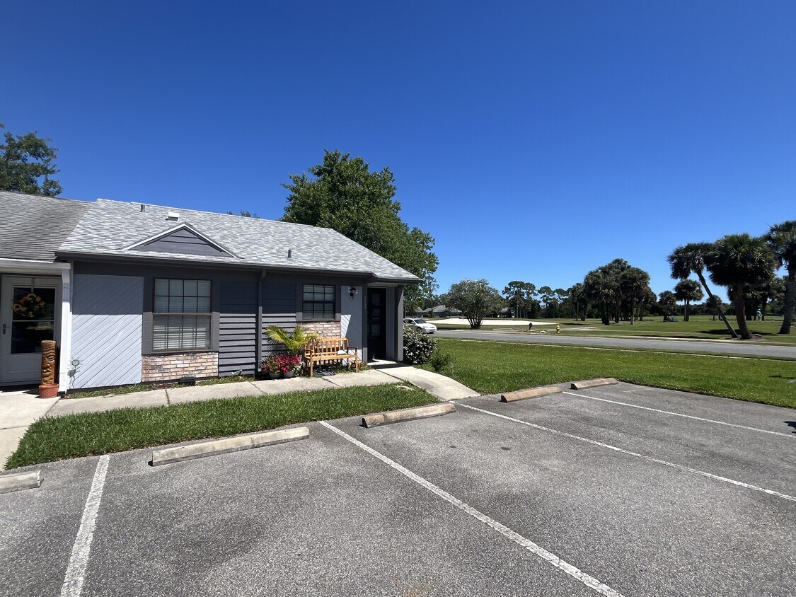 Building Photo - 1138 Fairvilla Dr