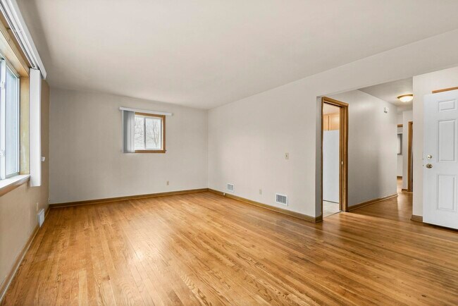 Foto del edificio - 426 Rushmore Ln