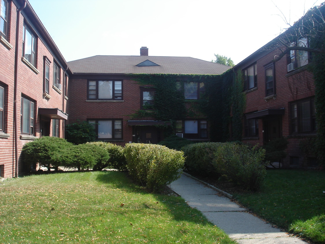 exterior - 232 N 75th St