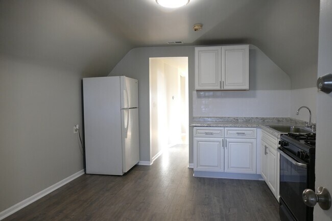 Foto del edificio - 2820 N Sacramento Ave