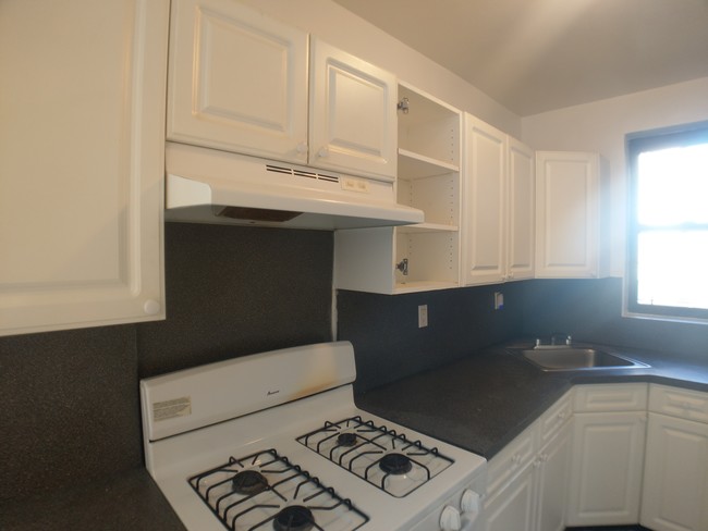 Foto del edificio - 9747 Shore Rd
