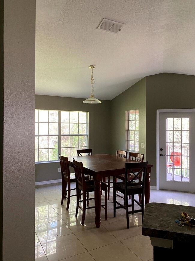 Building Photo - 3687 Oakdale Cir