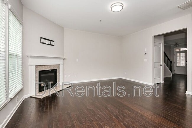 Building Photo - 1216 Foxcroft Ln
