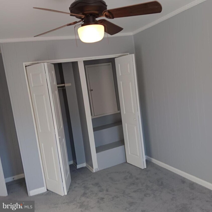 Primary Photo - 1971 Addison Rd S