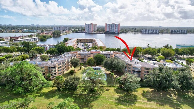 Foto del edificio - 1301 NE 191st St