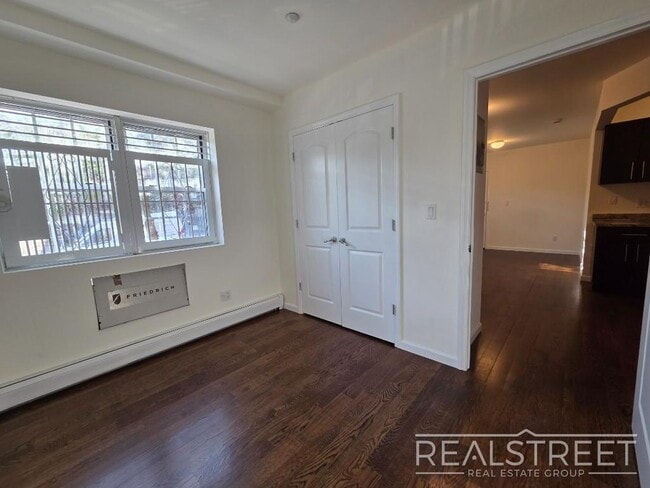 Foto del edificio - Beautiful renovated 1br Apartment