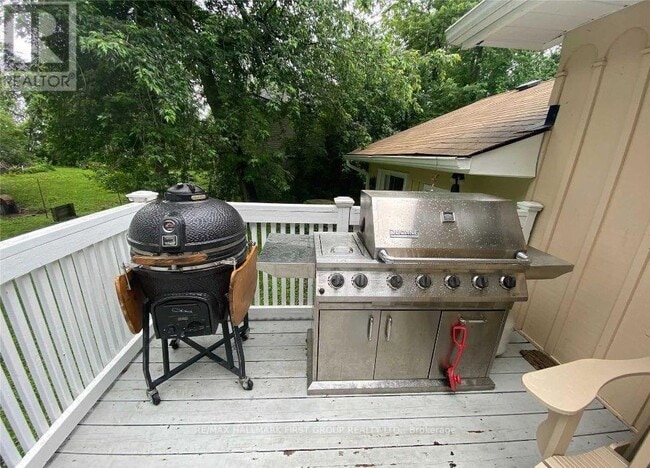 Building Photo - 163 Aldred Dr