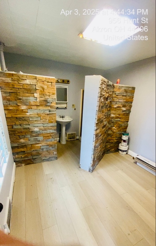 958 Hunt St Akron, OH 44306 – photo 2