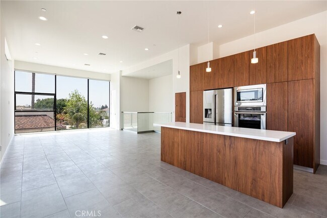 Foto del edificio - 1618 Amherst Ave