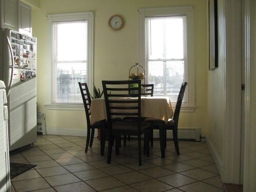 Primary Photo - 193 Maverick St