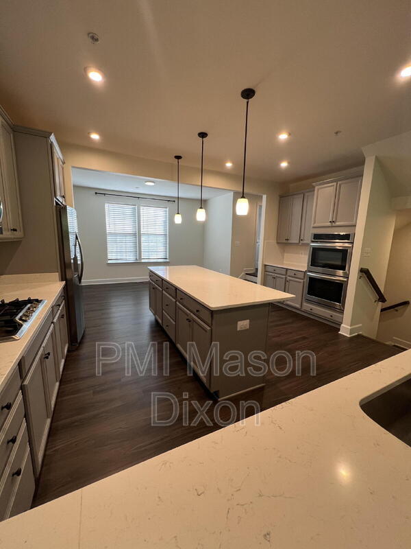 Building Photo - 9105 Fox Stream Way