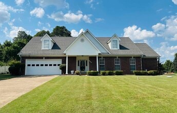 Building Photo - 680 Duncan Dr