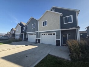 Building Photo - 1306 Fozzie Ln