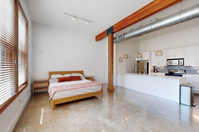 Building Photo - Live the Loft Life in the Heart of Dallas