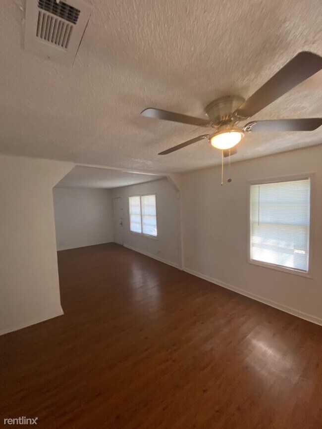 Building Photo - 2 br, 1 bath House - 903 S 6th St