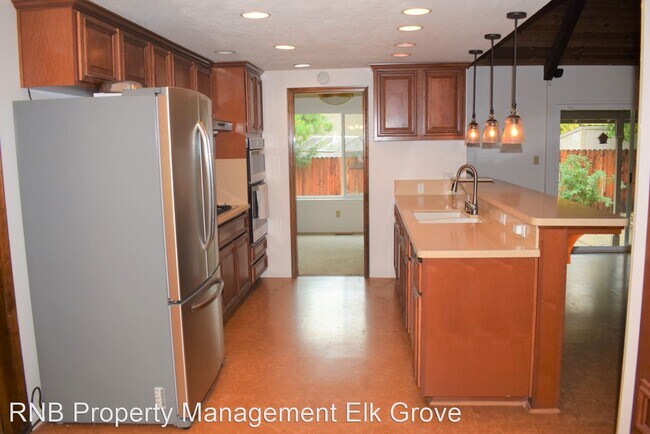 Building Photo - 4 br, 3 bath House - 6241 North Point Way