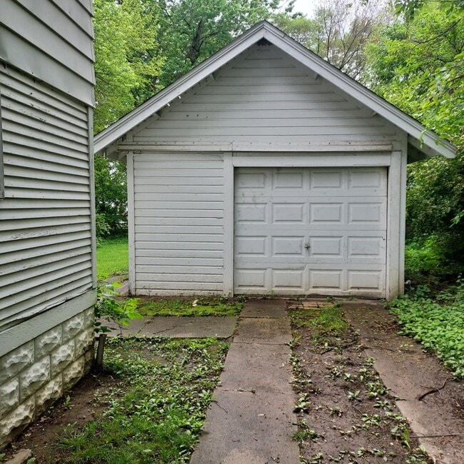 Building Photo - 1416 Chestnut St