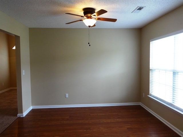 Building Photo - 5018 Thornton Dr