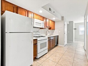 Building Photo - 374 Sip Ave