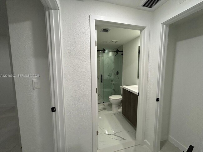 Foto del edificio - 14569 SW 262nd St
