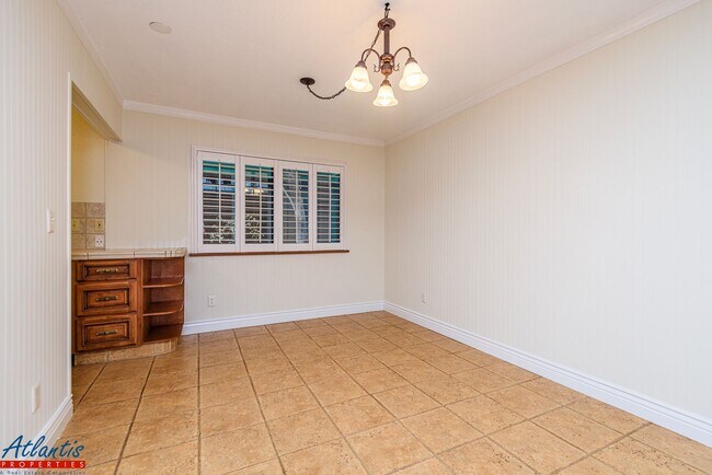 Foto del edificio - Pacific Terrace | Spacious Condo | Washer/Dryer In Unit