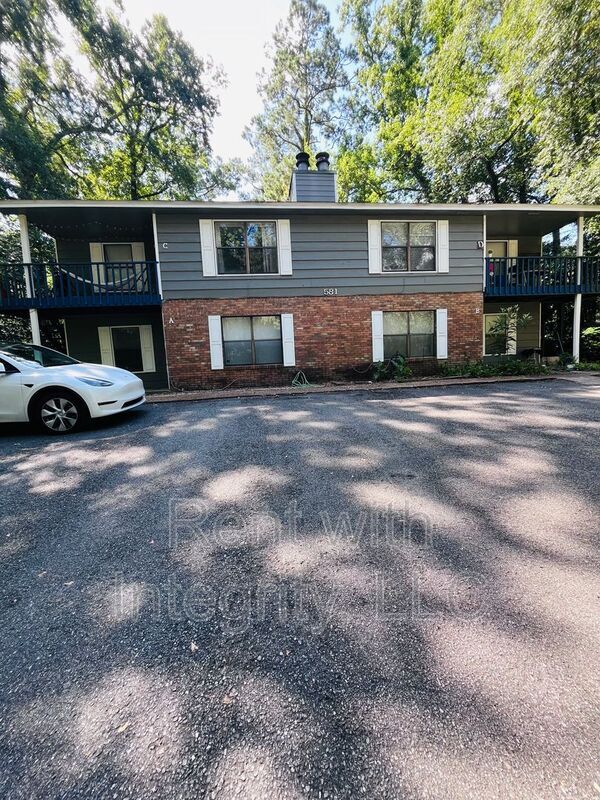Building Photo - 581 Holyoke Ct