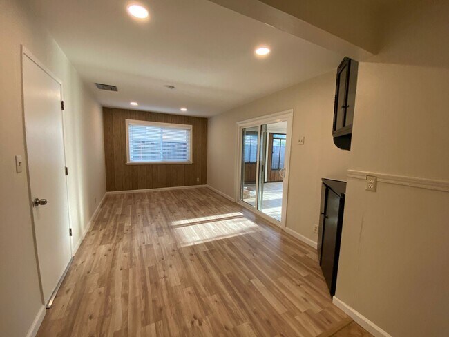 Foto del edificio - 3 br, 2 bath House - 4581 Bolero Drive