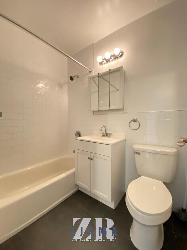 Foto del edificio - 152 Parkside Ave