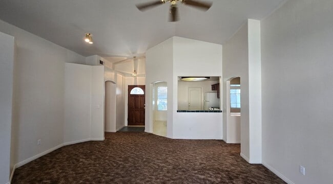 Building Photo - 3106 Colville Ave