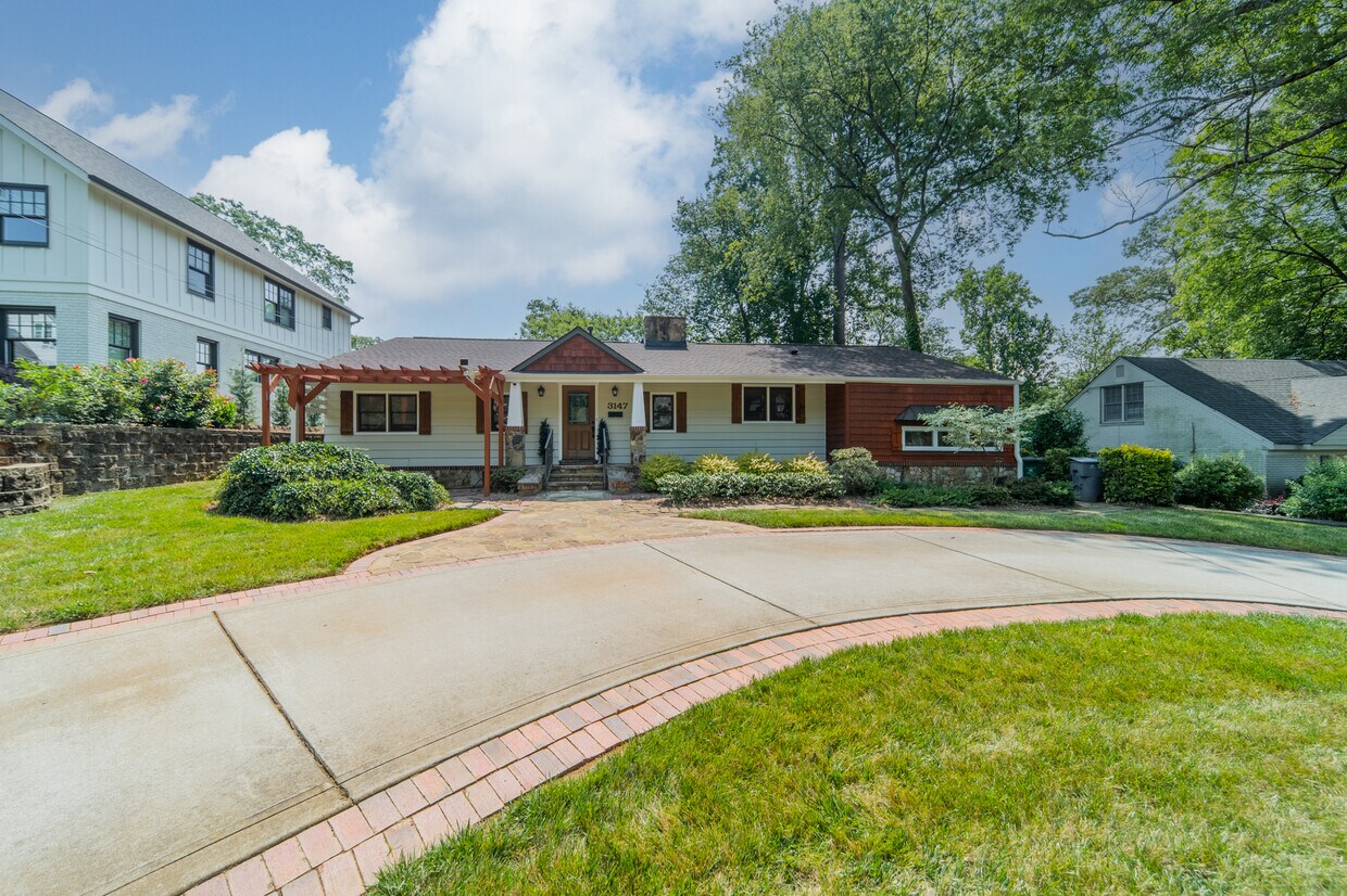 Foto principal - 3147 Windsor Dr