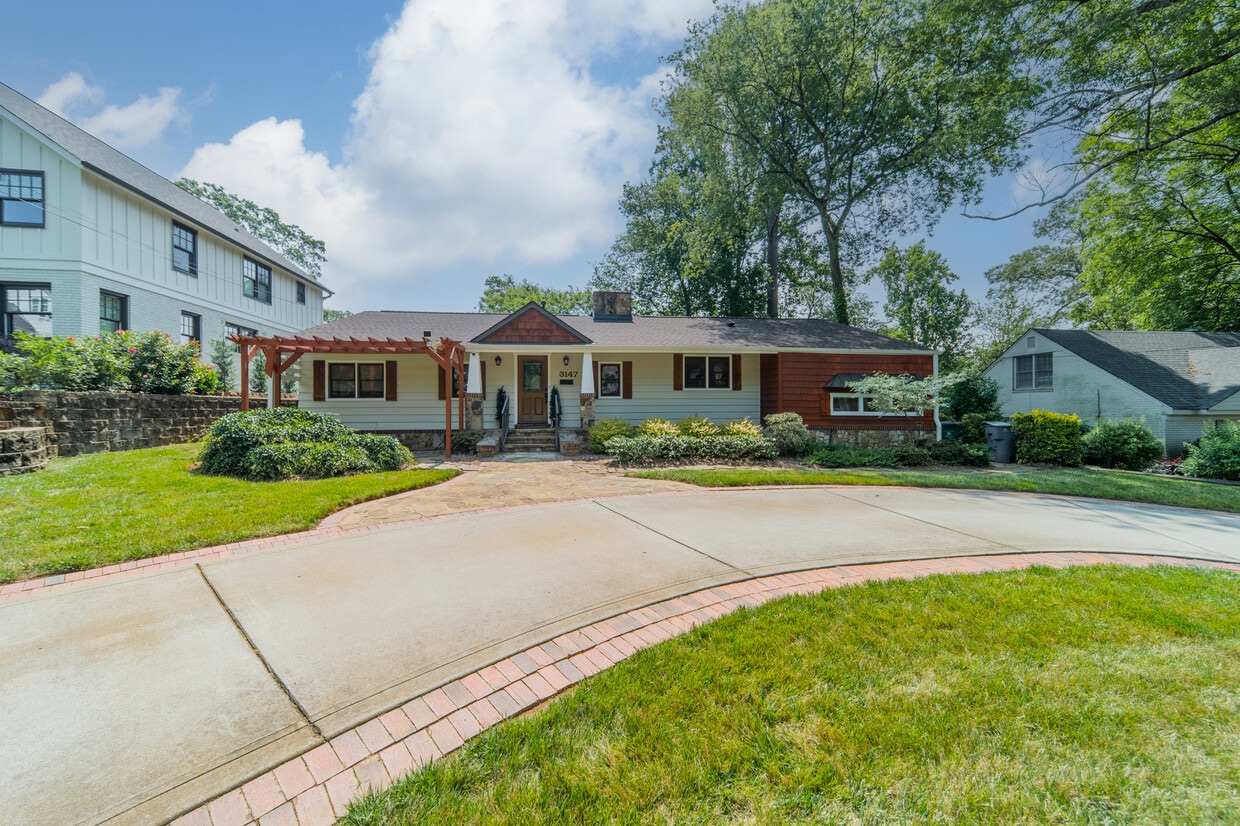 Primary Photo - 3147 Windsor Dr