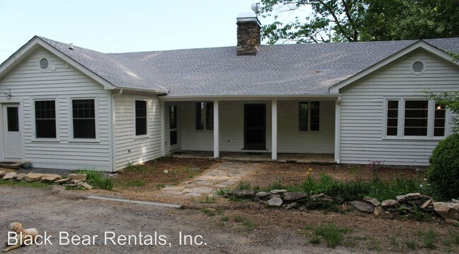 Foto del edificio - 2 br, 1.5 bath House - 11 Clarke Lane