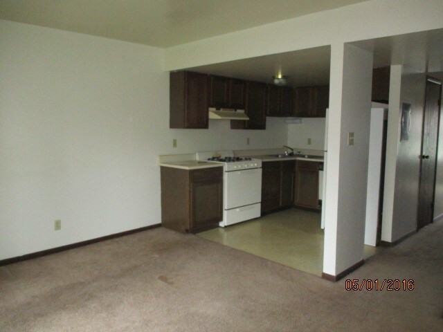 Building Photo - 118 S Jackson Blvd