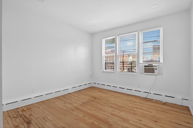 Building Photo - 497 Avenue A