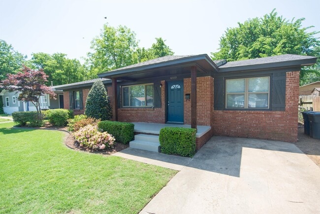 Foto del edificio - 6010 E 18th St